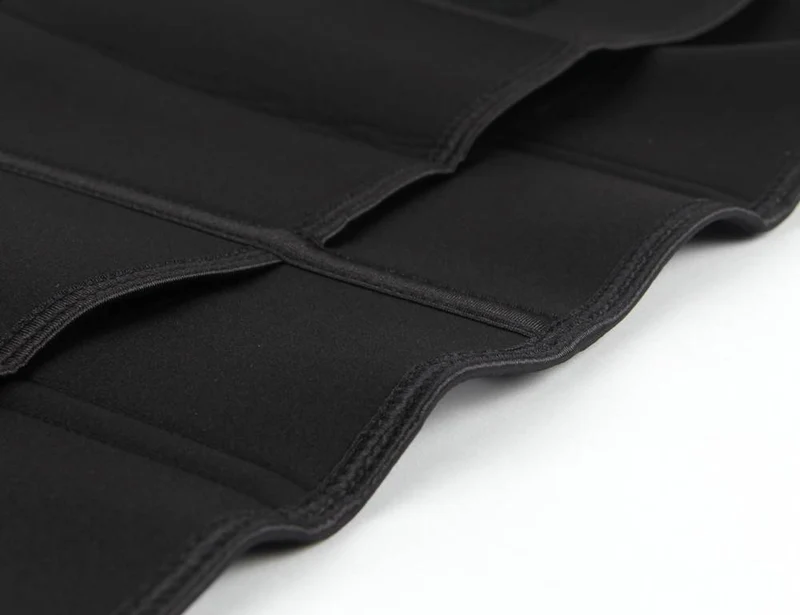 Taillenformer aus silber-schwarzem Neopren – Einzelgürtel, 9 Stäbe