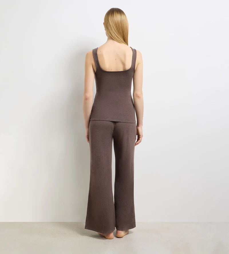 Pyjama-Set aus feinem, tiefbraunem Jersey von DIM x Ines de la Fressange