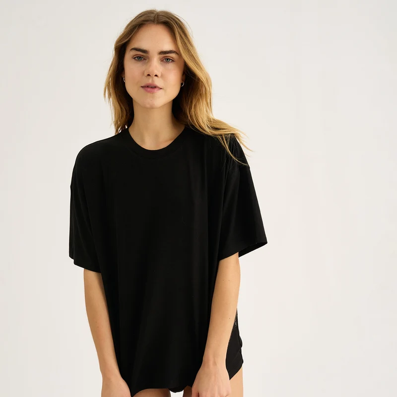 Schwarzes Bambus-T-Shirt in Übergröße