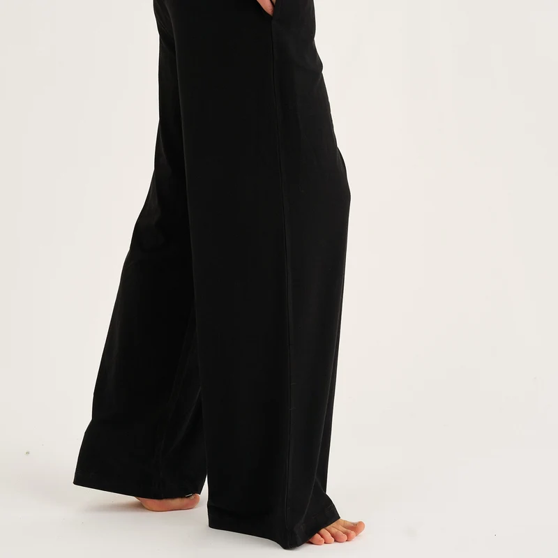Schwarze Hose mit geradem Bein aus Bambus