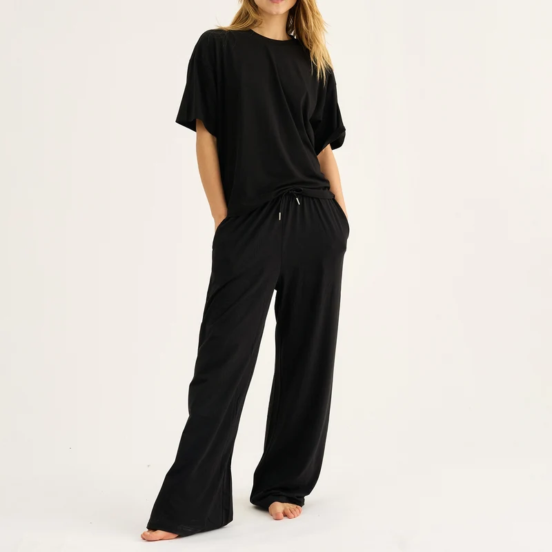 Schwarze Hose mit geradem Bein aus Bambus