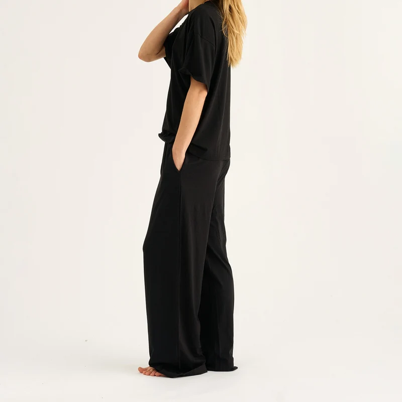 Schwarze Hose mit geradem Bein aus Bambus