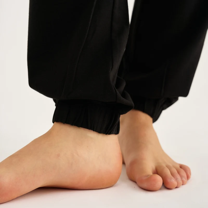Schwarze Jogginghose aus Bambus
