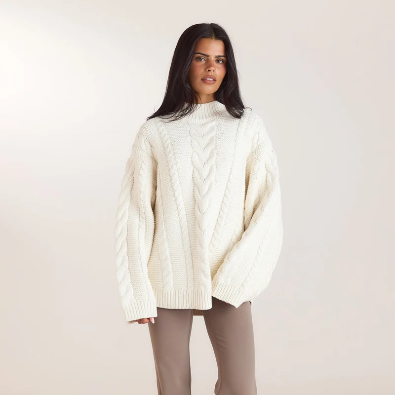Oversized Cable-Knit Jumper - Cream