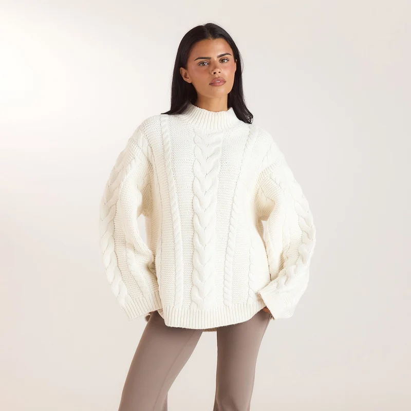 Oversized Cable-Knit Jumper - Cream