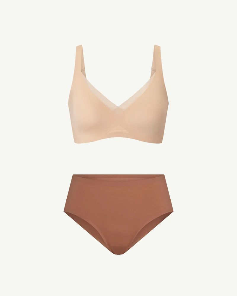 CrossOver V-Neck Bra + Free Undies