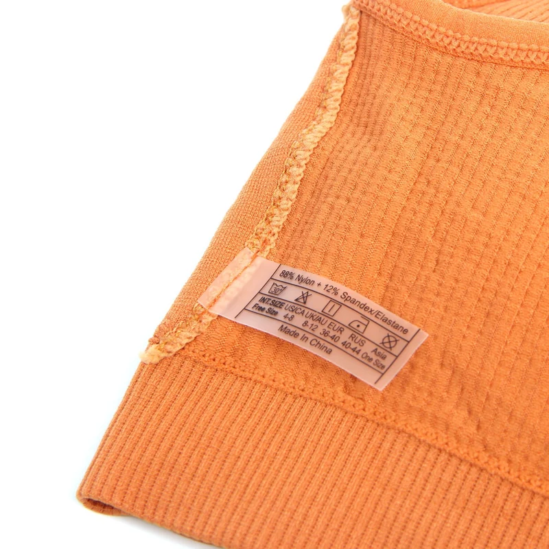 Orangefarbenes, nahtloses Strick-BH-Set mit Cut-Out und Herzverschluss