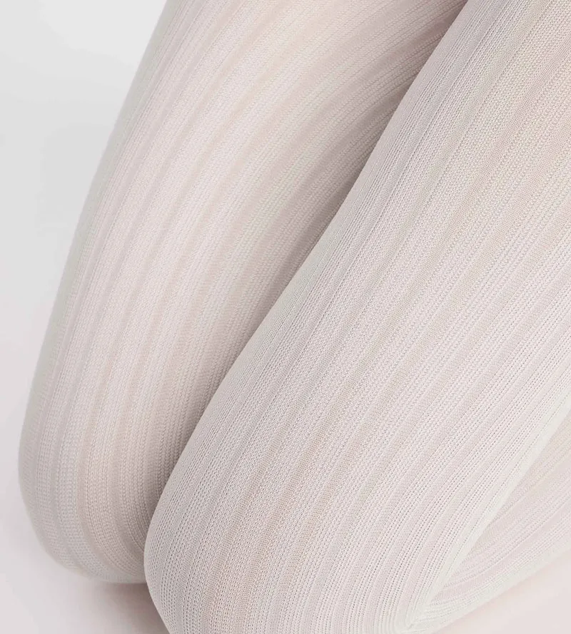 Cremefarbene 50D-Strumpfhose mit flachem Rippenmuster von DIM x Ines de La Fressange