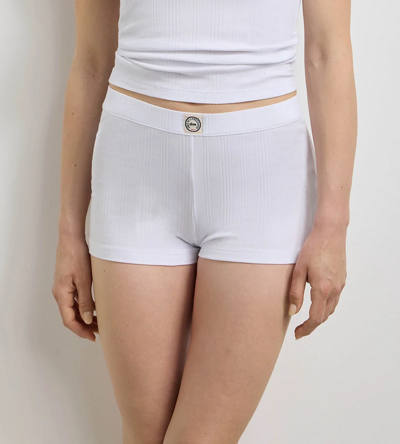 Weite Damen-Shorts aus feinem, weißem Jersey mit Rippmuster von Dim x Ines de la Fressange