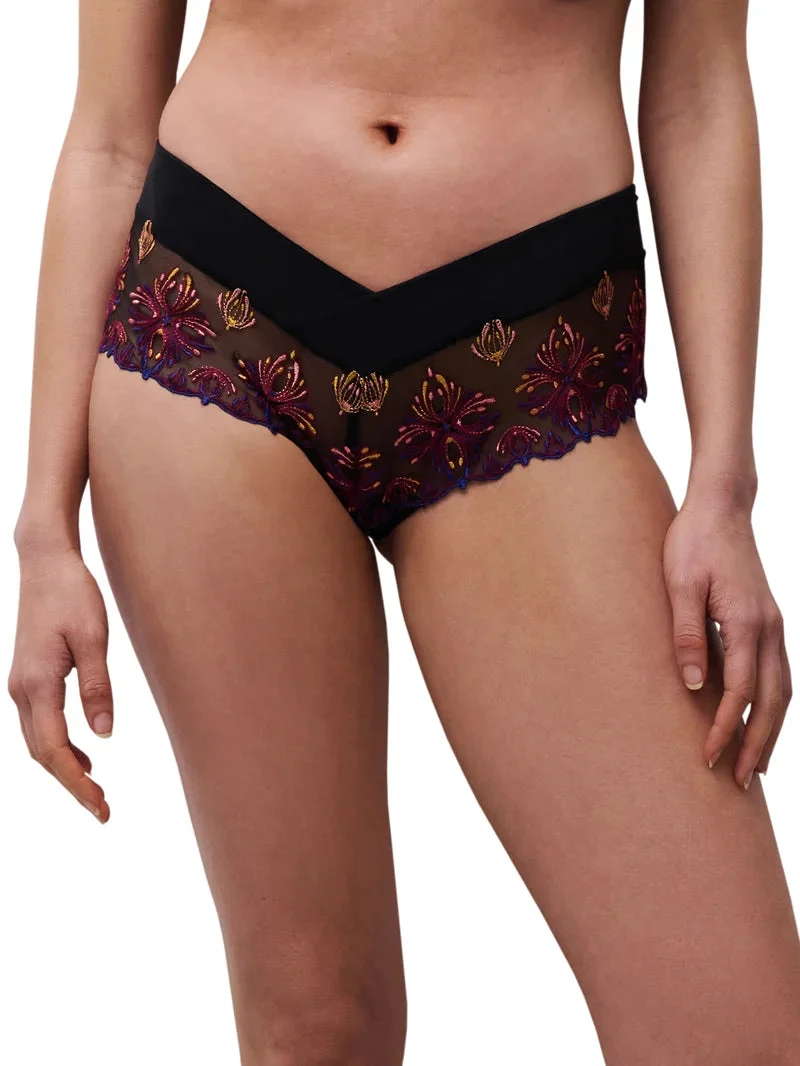 Chantelle - Champs Elysees enthüllt Shorty Black Jewels