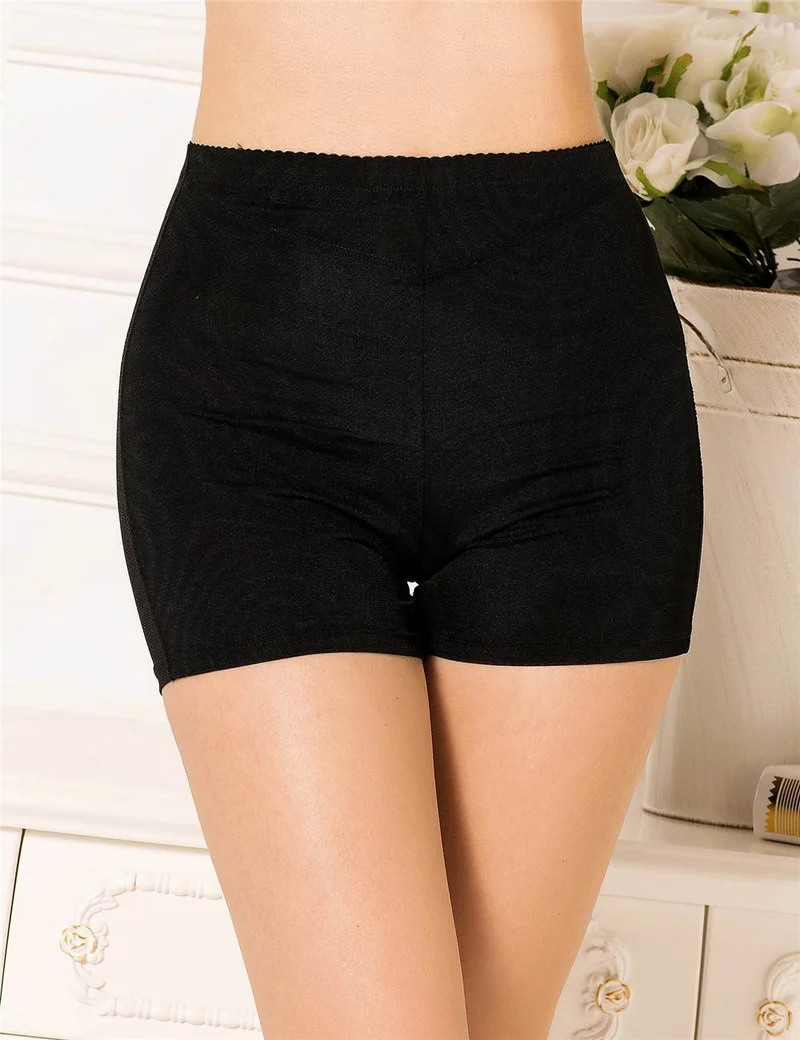 Sexy Boyshort mit schwarzem Ausschnitt und Butt Lifter