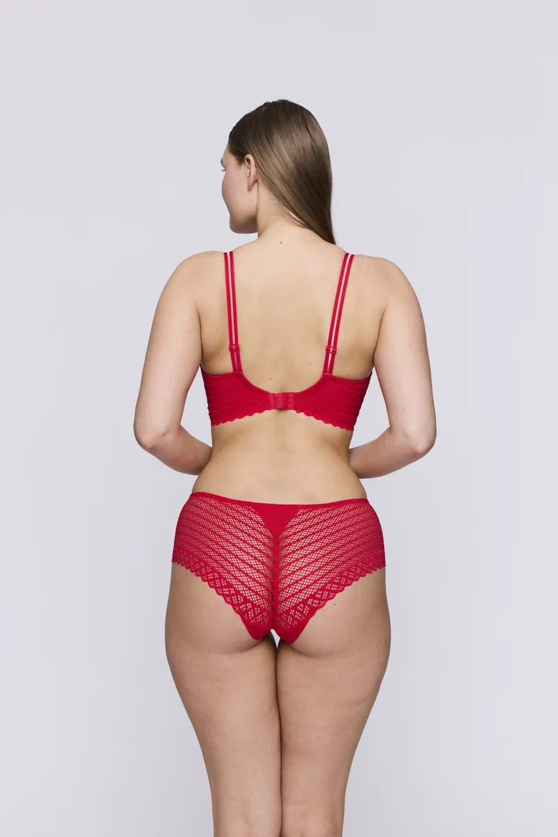 Primadonna Twist – East End Hotpants True Red