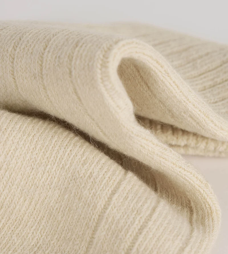 Beige-elfenbeinfarbene Damensocken