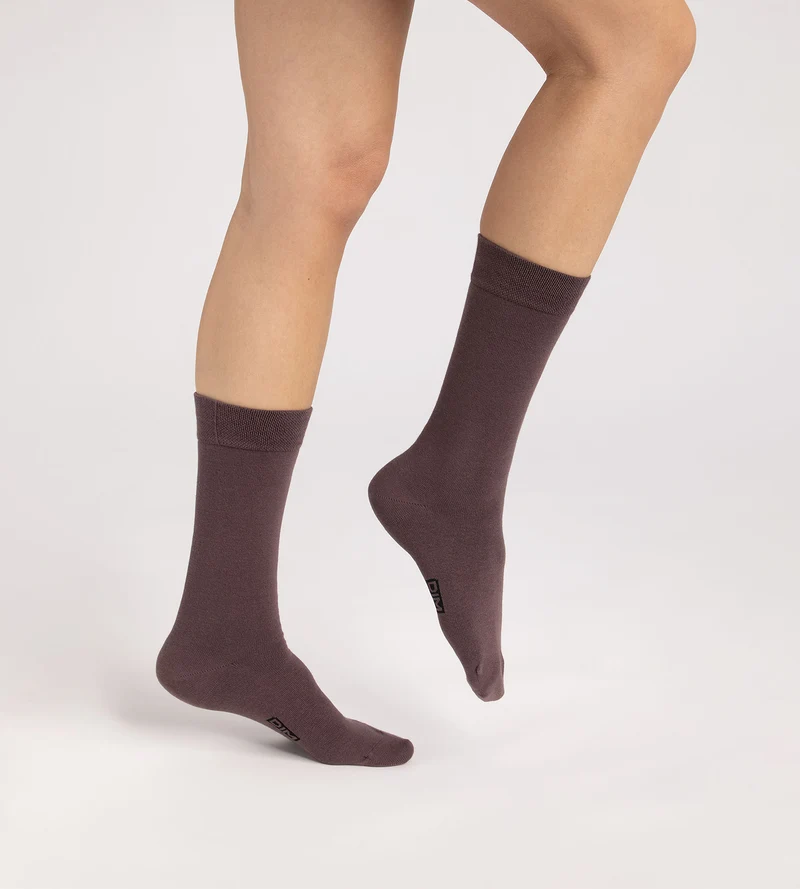 3er-Pack Herrensocken in den Farben Cassis, Schokoladenbraun und Taupe aus Baumwolle