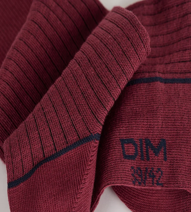 Gerippte Herrensocken aus Baumwolle in Sangria-Rot von La Mode