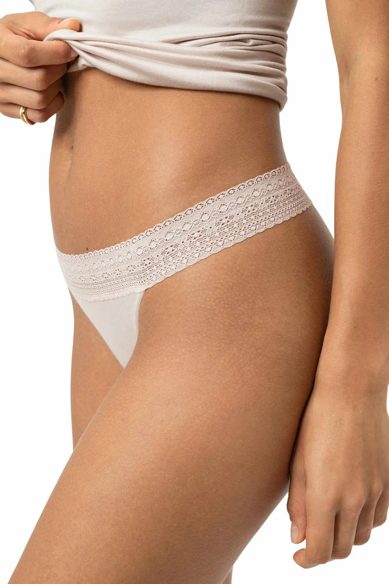 String MODAL LACE