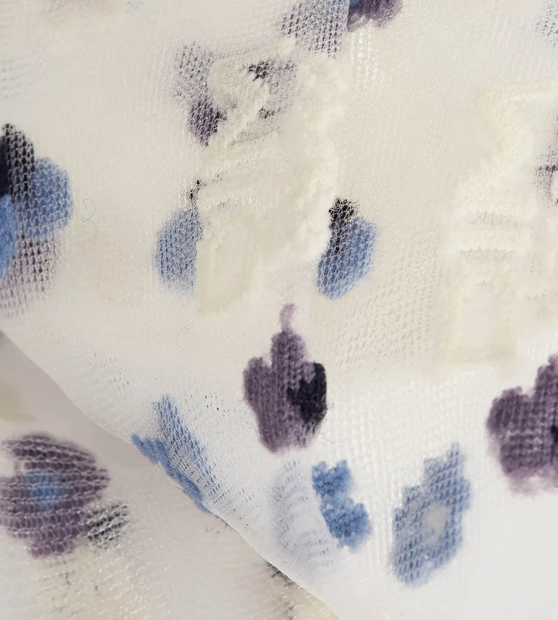 Transparente Damensocken mit blauem Print von Socks Petal