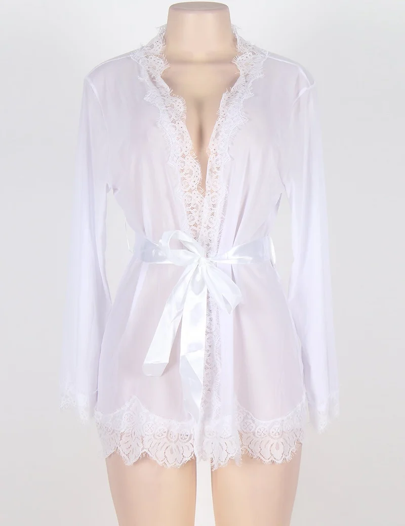 Weißer Babydoll-Bademantel aus Netzstoff – lange Ärmel, Spitzenbesatz, Kunstseidengürtel und passender String