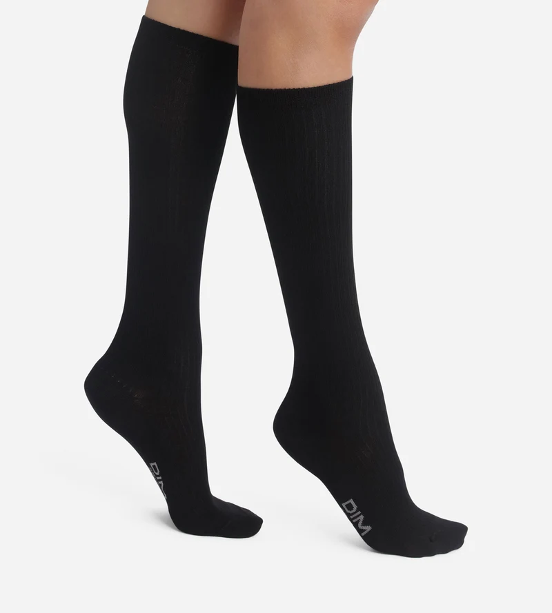 Hohe gerippte Socken aus Baumwolle Schwarz Dim Modal