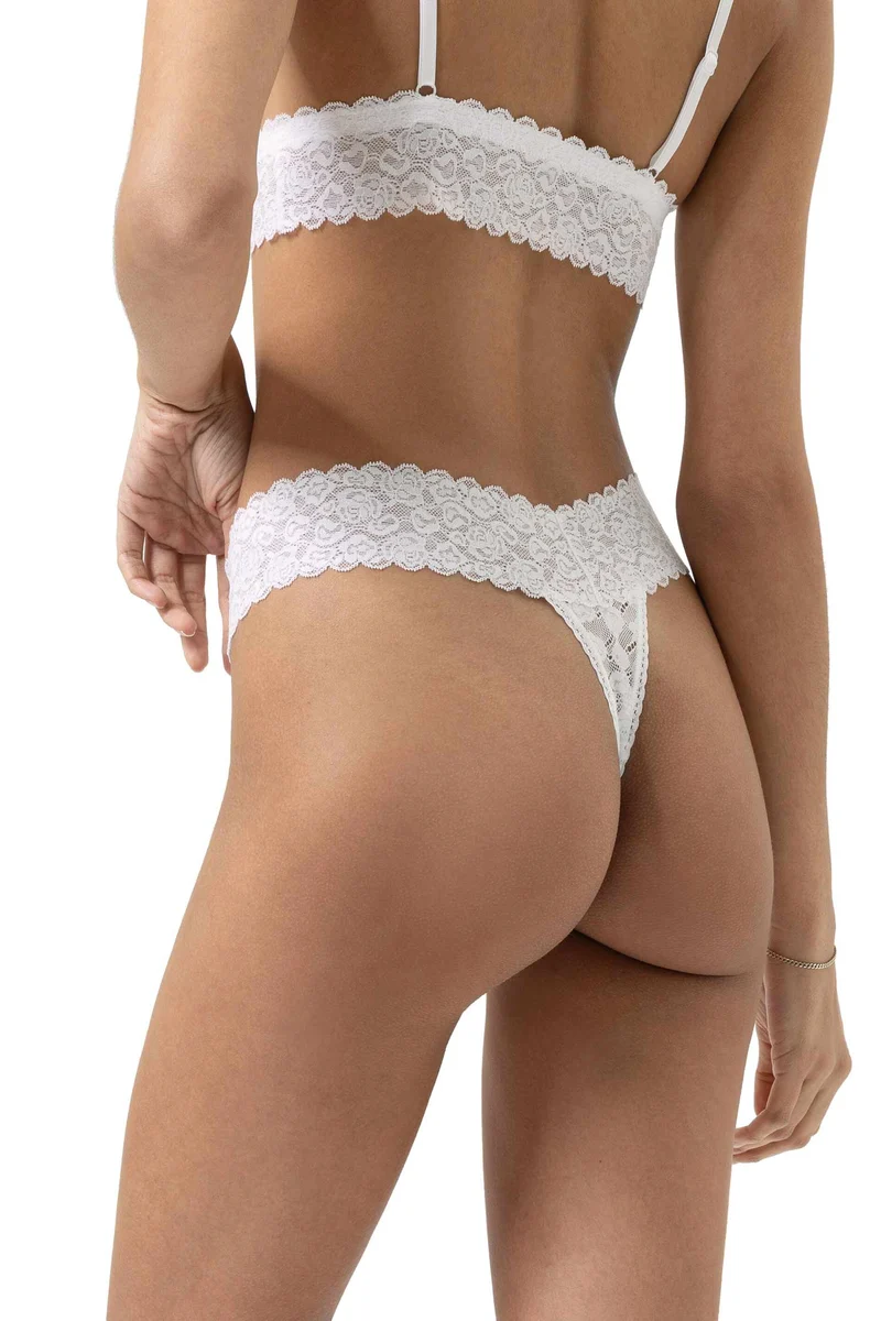 String SAVAGE LACE