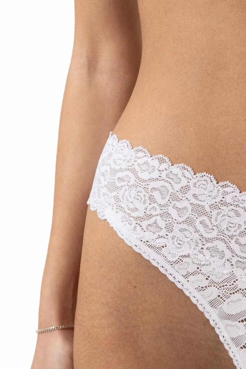 String SAVAGE LACE