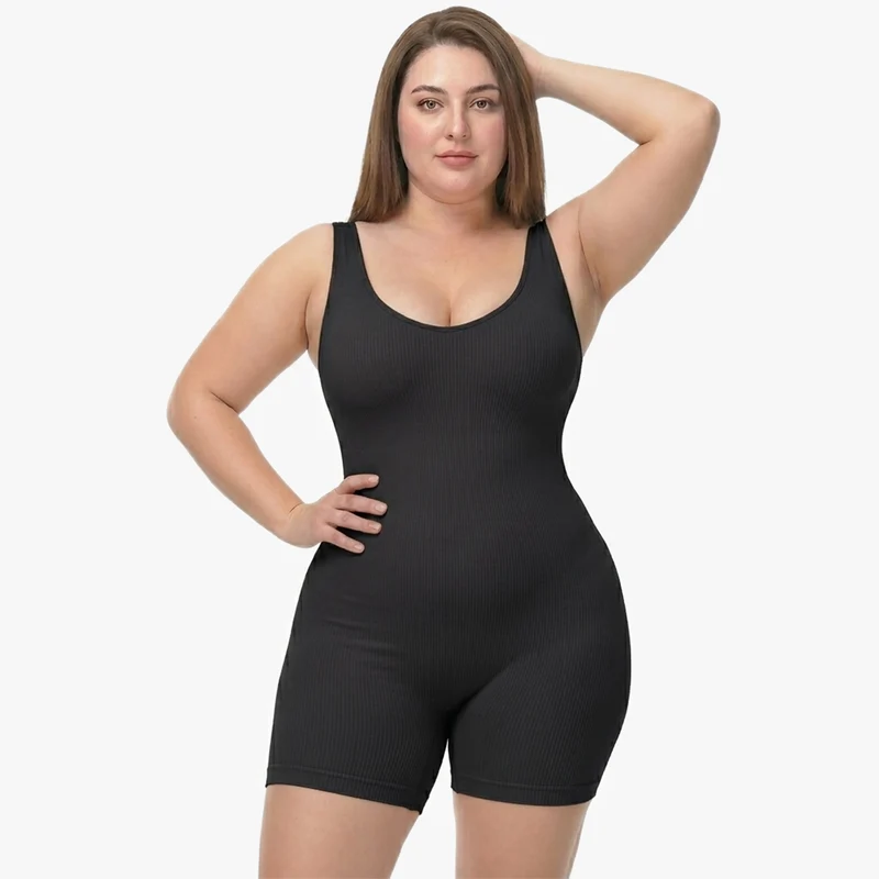 Korrigierender Nahtloser Body mit Breiten Trägern und Beinen