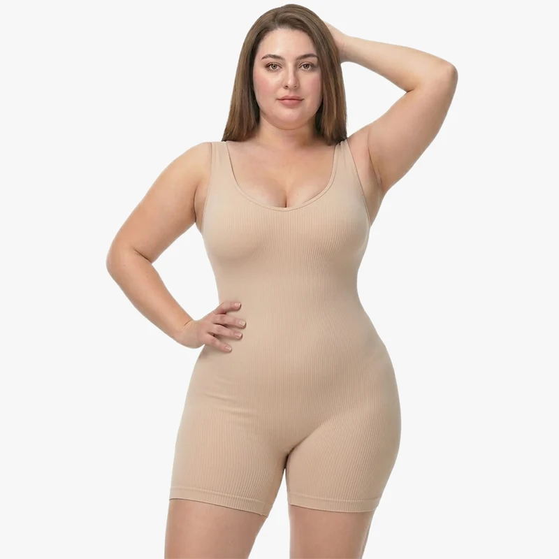 Korrigierender Nahtloser Body mit Breiten Trägern und Beinen