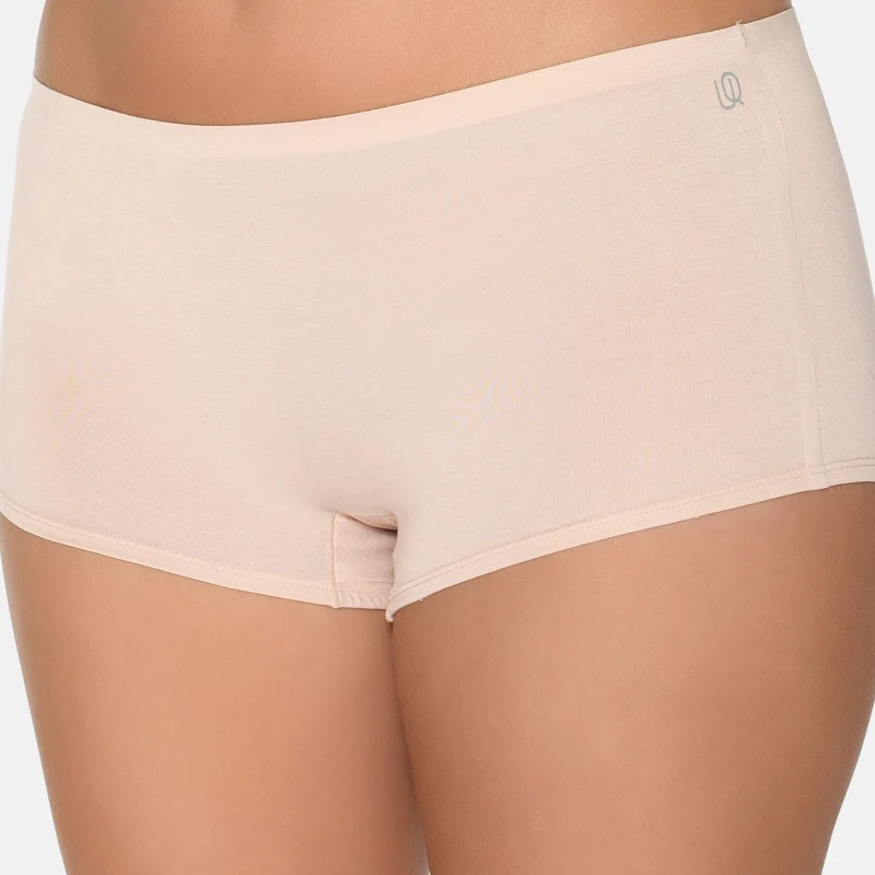 Nackte Hotpants aus Bambus