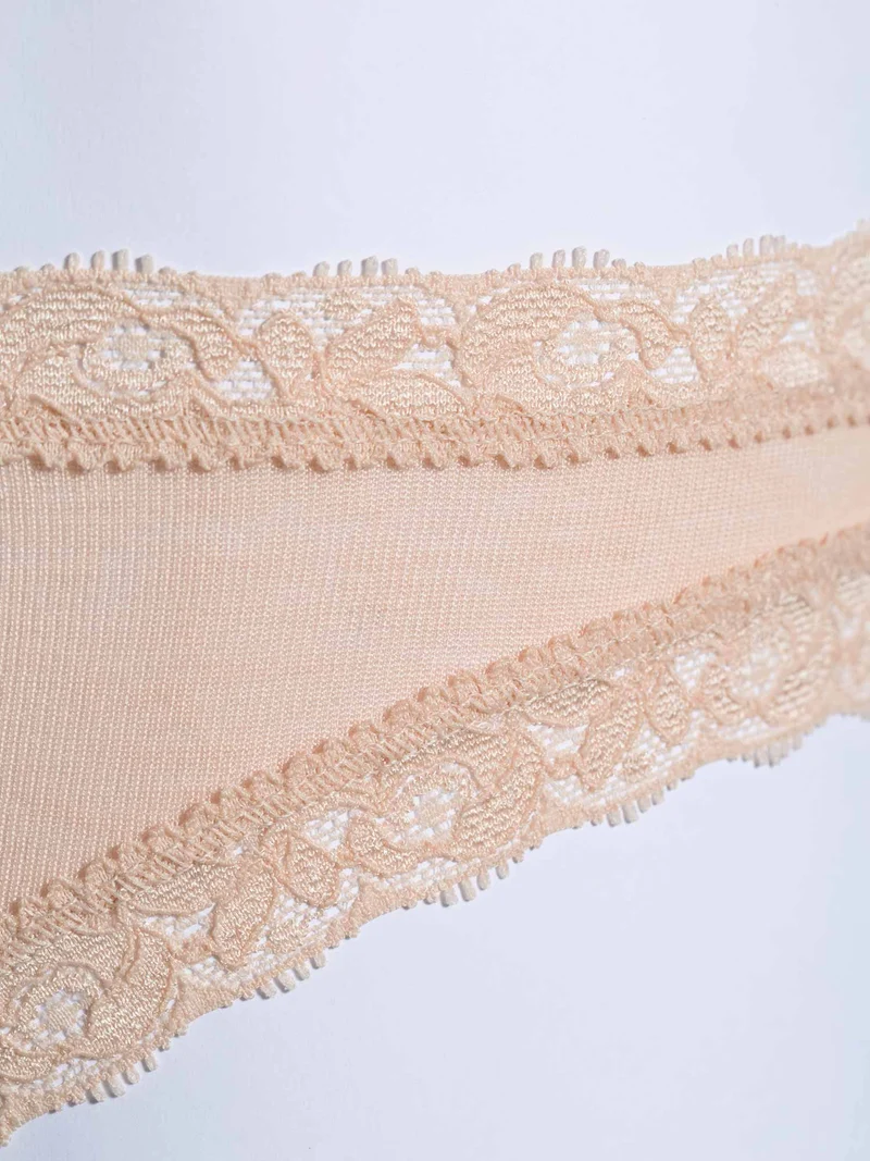 Mini-Slip mit Dentelle de Calais®-Spitze, FILOSCOZIA LACE