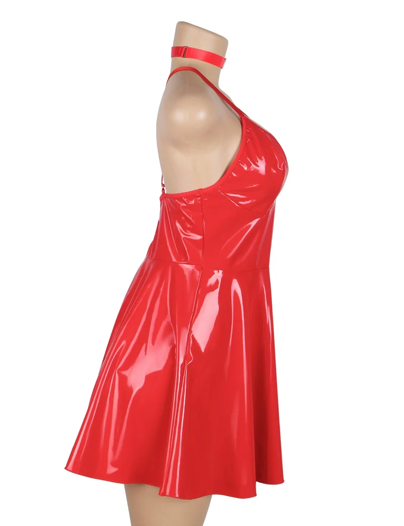 Rotes Lackleder-Neckholder-Nachthemd mit Spiegeleffekt – Tiefer V-Ausschnitt, rückenfreier Cut-out, Knopfleiste am Rücken und abnehmbarer Halsring