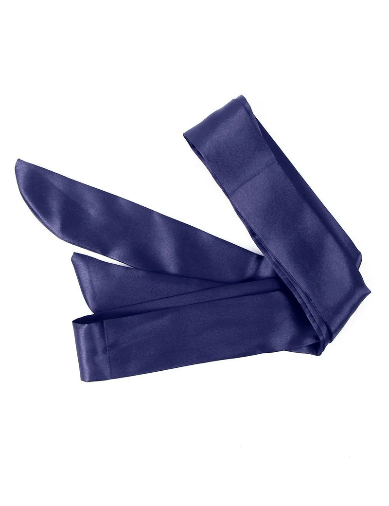 Blaues Spitzen-Chemise mit Wimpernspitze – Knopfleiste aus gewellter Spitze, weite Ärmel, Taillenband aus Kunstseide und String