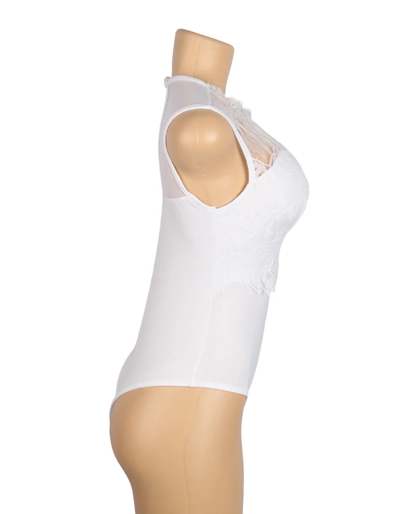 Weißer ärmelloser Body – Brustbereich aus Spitze, Rücken aus Mesh mit Perlmuttknöpfen