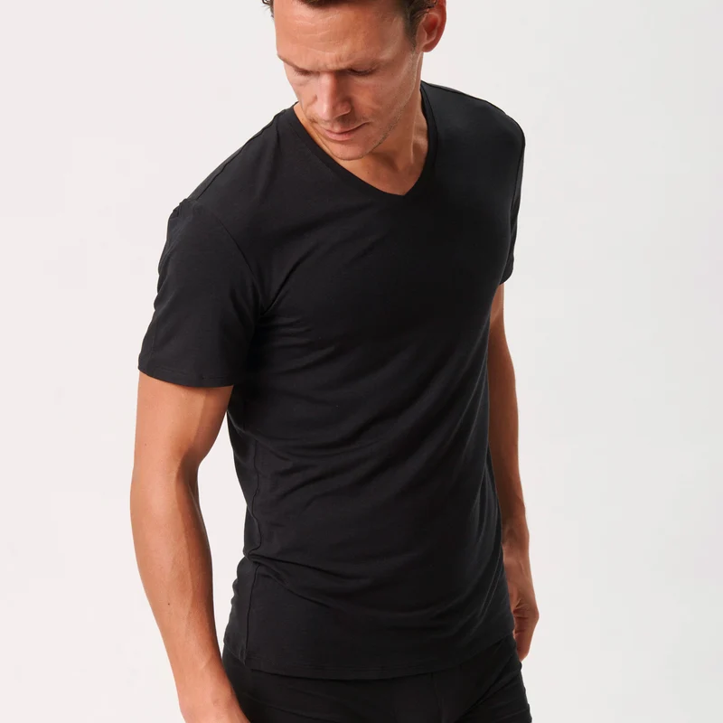2er-Pack Schwarzes schmal geschnittenes Bambus-T-Shirt mit V-Ausschnitt
