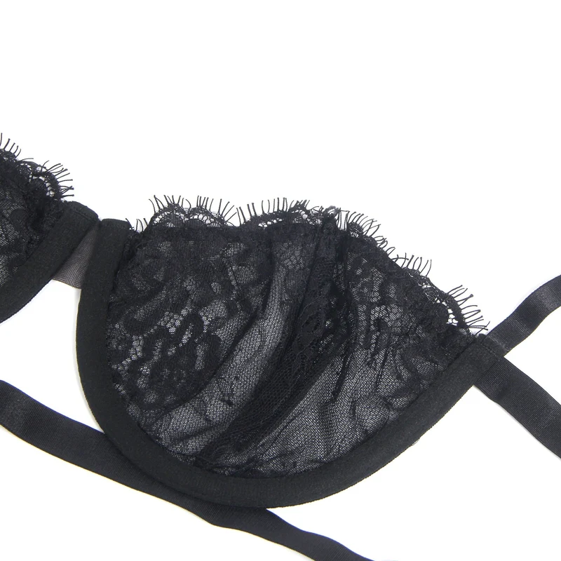 Schwarzes Bügel-BH-Set aus Wimpernspitze mit elastischem Unterbrustband und verstellbaren Trägern