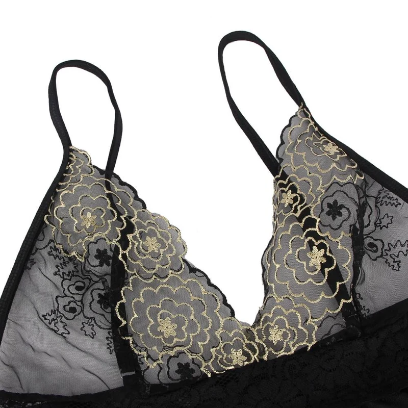 Schwarzes Babydoll aus Mesh mit Stahlring, Wimpernspitze, offenem Rücken, Schlitz und passendem String-Set