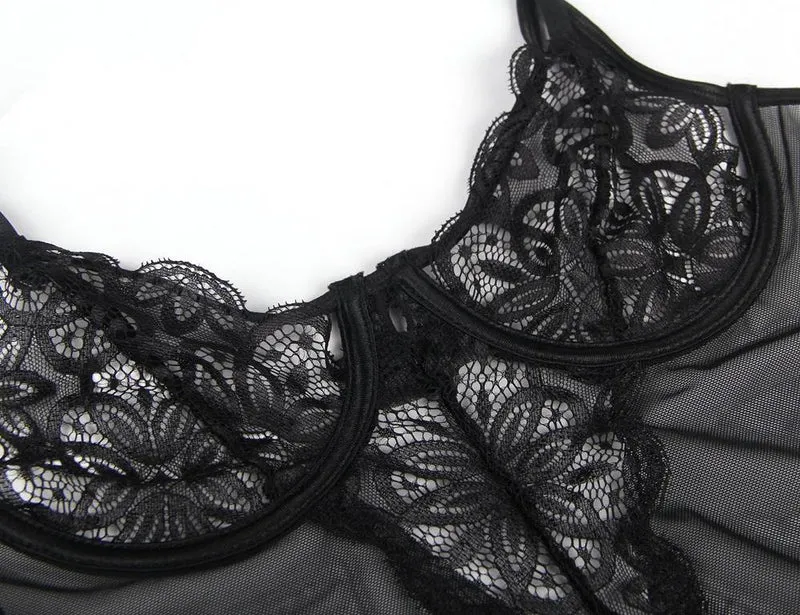 Schwarzes, bügelbesetztes Babydoll aus Mesh mit vorderem Spitzeneinsatz, Wimpernspitzensaum und Hakenverschluss