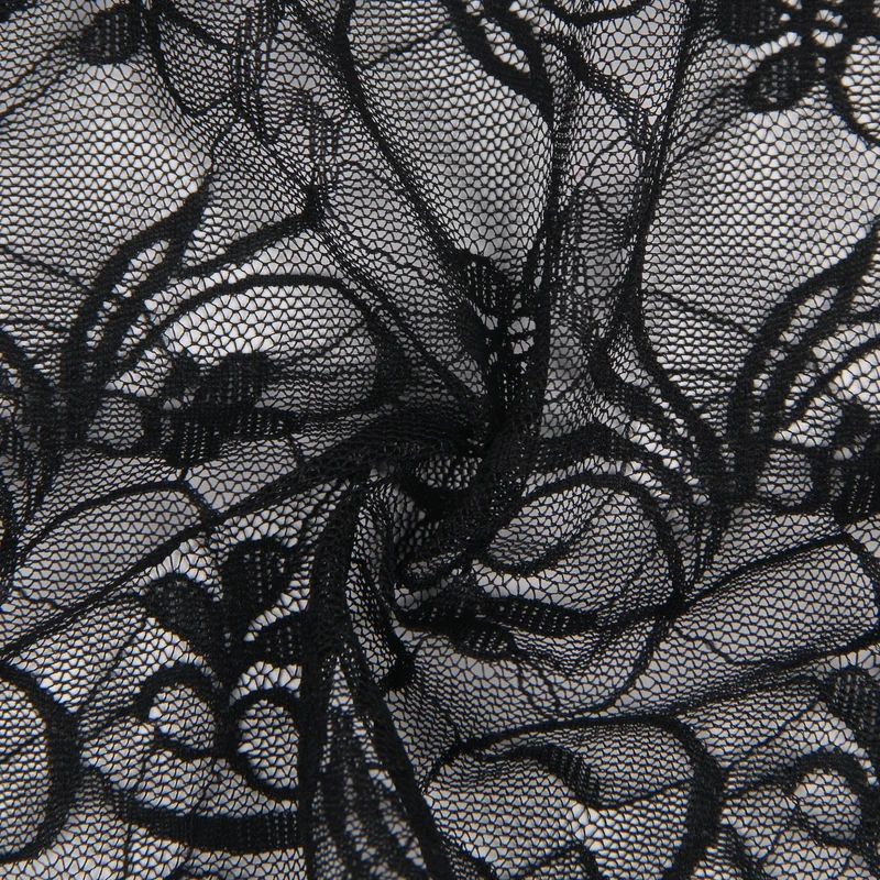 Schwarzes Babydoll aus Spitze mit Bügeln, herzförmigem Spitzen-Seitenschlitz und verstellbarem Rückenverschluss