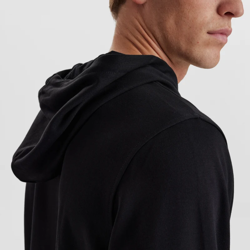 Schwarzer Kapuzenpulli aus Bambus