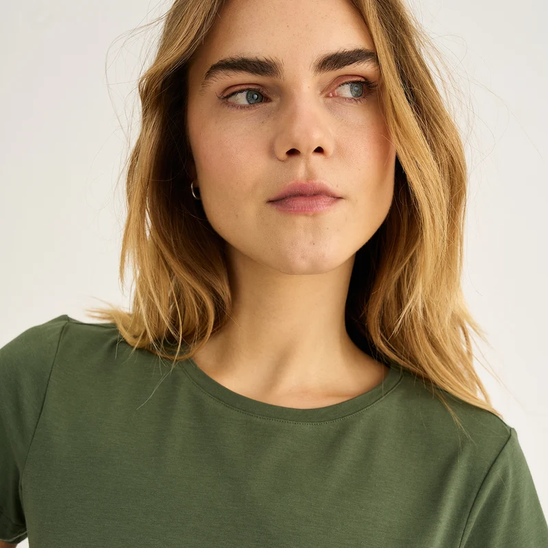 Grünes Bambus-T-Shirt