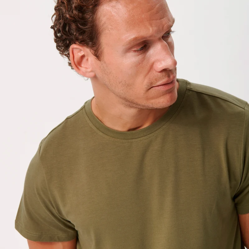 Olivgrünes Bambus-T-Shirt