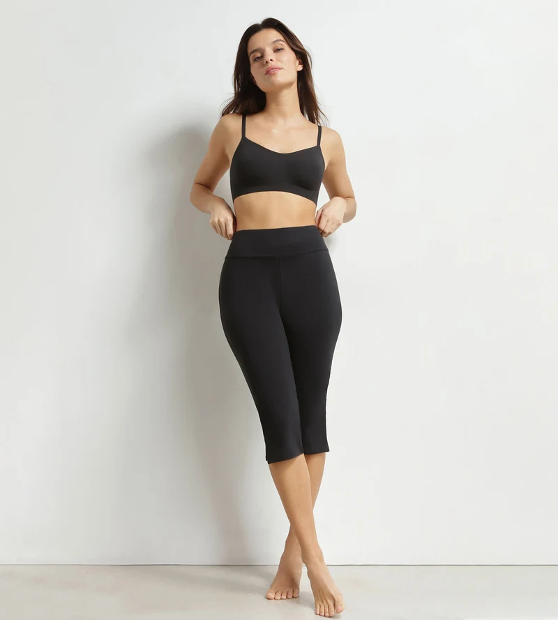 Kurze Damenleggings aus schwarzer Mikrofaser von Dim Comfywear