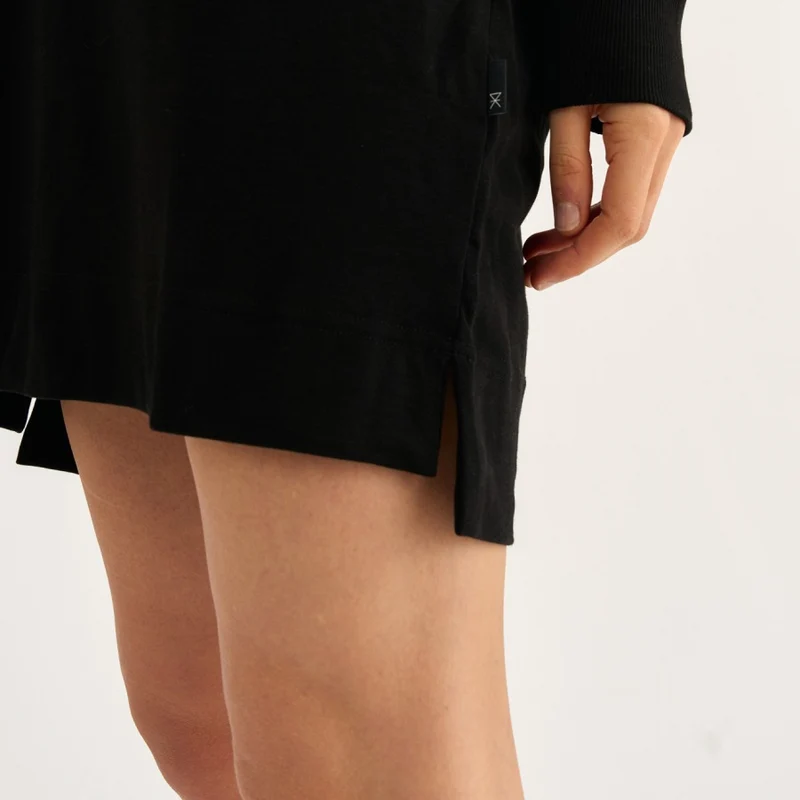 Schwarzes Kapuzenkleid aus Bambus