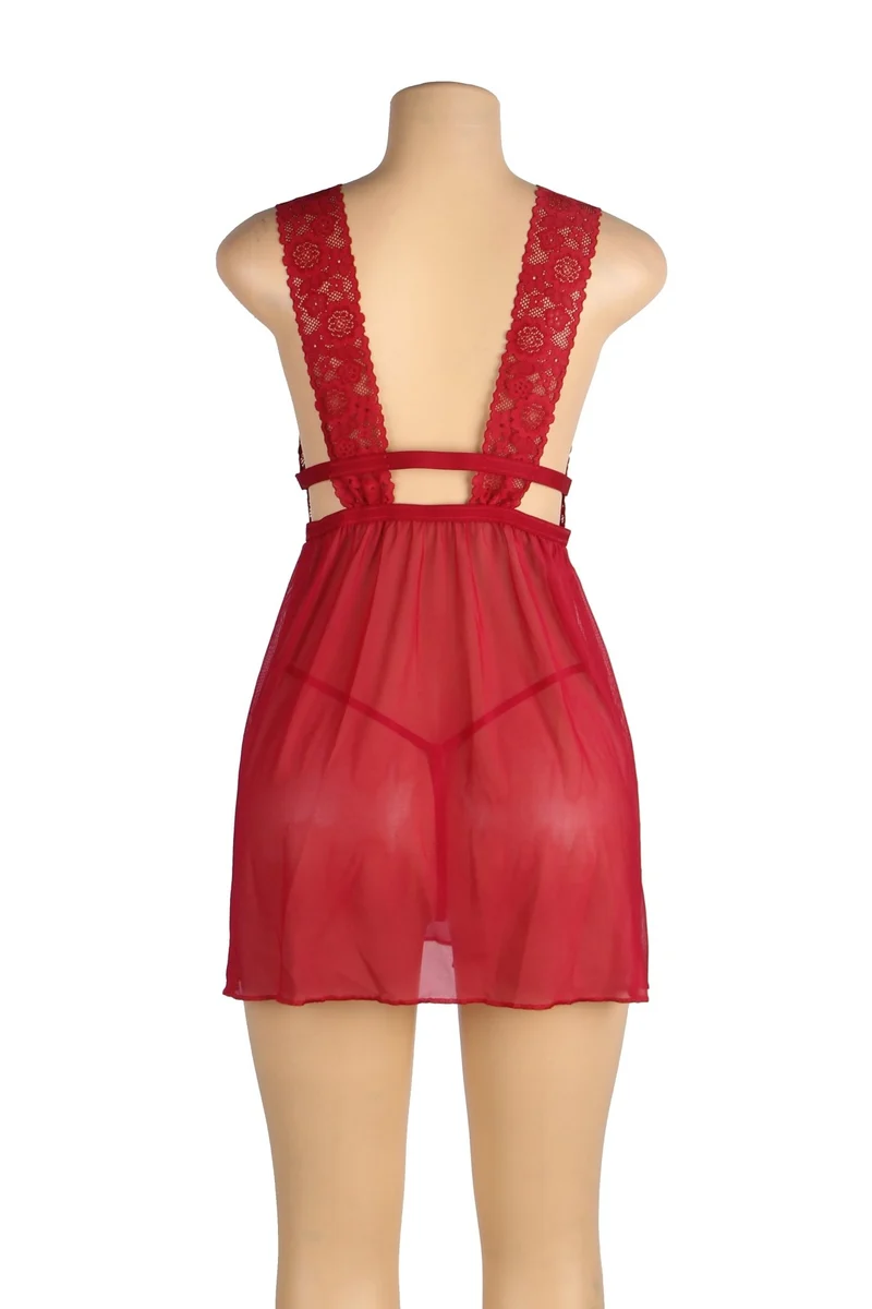 Burgunderrotes Babydoll aus Mesh mit tiefem V-Ausschnitt, Spitzenbesatz, offenem Rücken und passendem String-Set