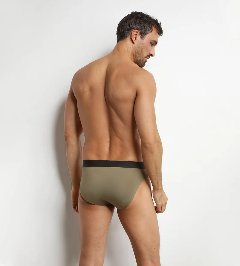 3er-Pack Herren-Slips aus Baumwolle in Schwarz, Khaki und Rot von Pur Confort