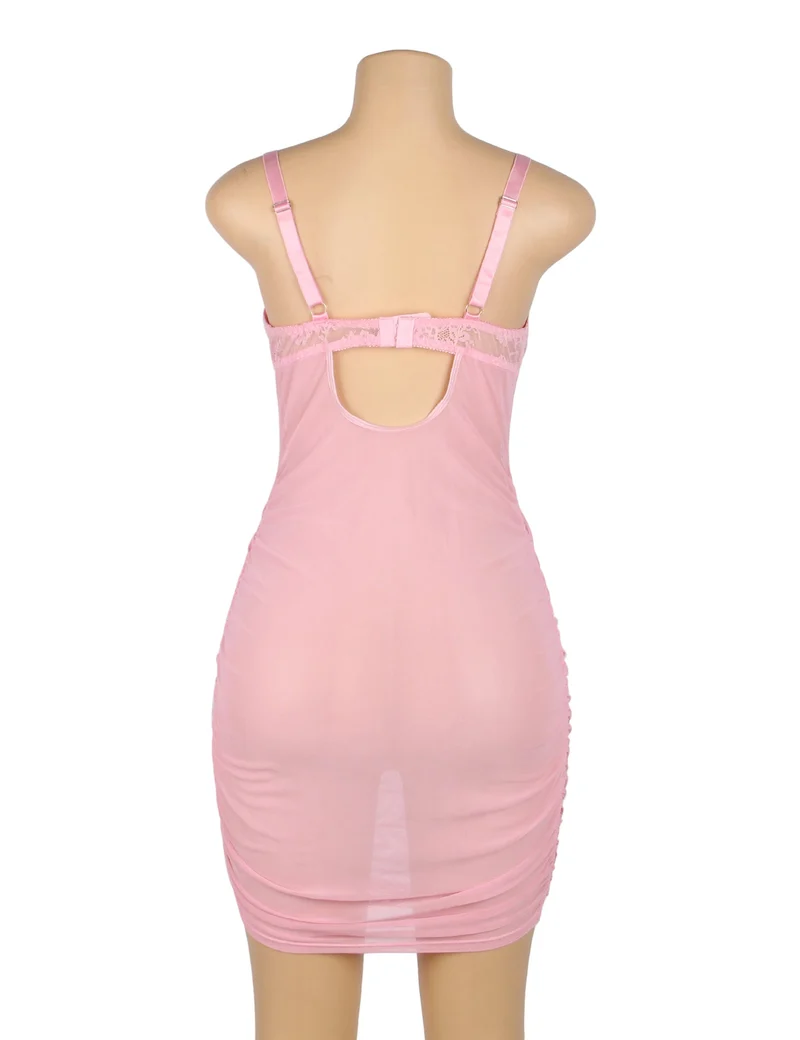 Rosa Babydoll aus Mesh und Spitze mit Bügeln, gekreuzten Trägern vorne, Schleifenverzierung und verstellbarem Rückenverschluss.