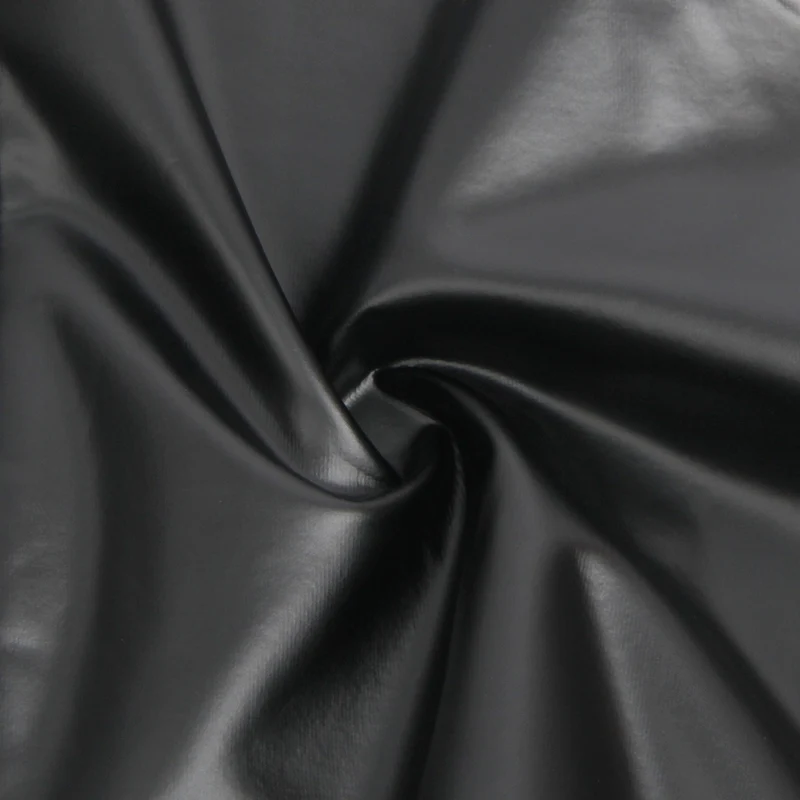 Schwarzes Minikleid aus PU-Leder mit Spitzeneinsatz im Brustbereich, Reißverschluss vorne und breiten, verstellbaren Trägern