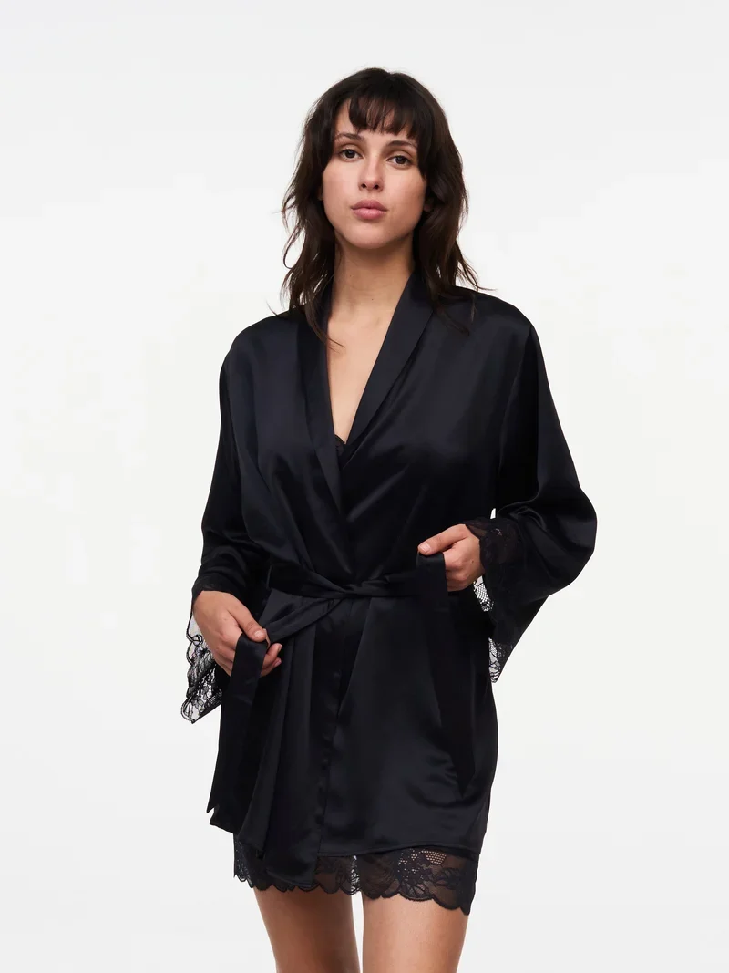 Chantelle – Kimono „Midnight Flowers“ (Schwarz)
