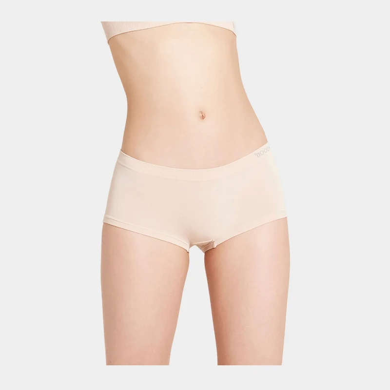 Nackte Hotpants aus Bambus