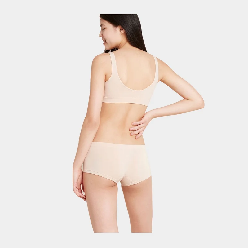 Nackte Hotpants aus Bambus