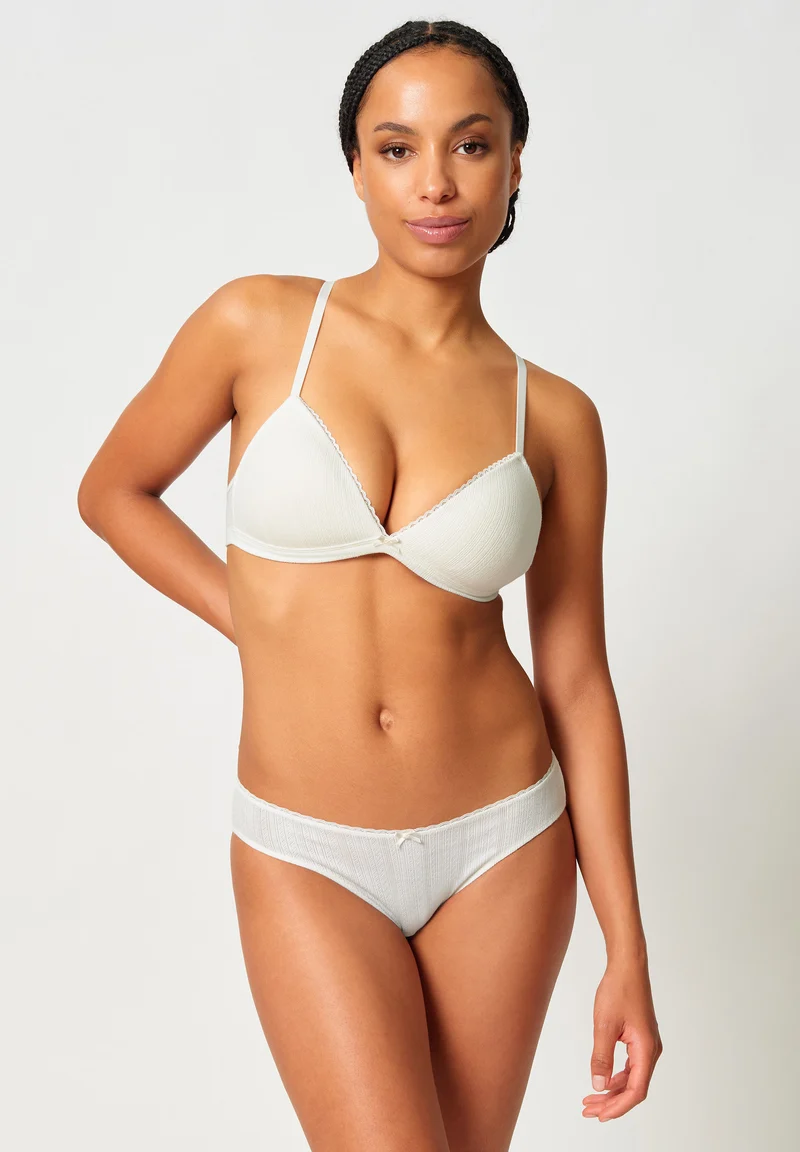Ajouré Padded triangle bra | ivory 087379-087608